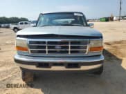 ✅ 1996 Ford Bronco Custom • VIN: 1FMEU15H2TLA98333 • Lot: 67065144. Wystawiony na Copart z przebiegiem 347 019 mil. Bezpłatny archiwum sprzedaży aukcyjnych z USA i szczegółowy raport historii pojazdu na DreamBid. Zdjęcie 5.