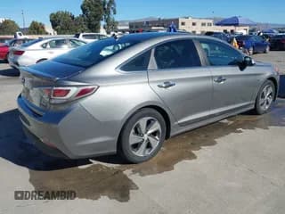 ✅ 2017 Hyundai Sonata • VIN: KMHE14L26HA074323 • Лот: 43610223. Опубликован ранее на IAAI с пробегом 160 950 миль. Бесплатный доступ к архиву аукционных продаж из США и подробный отчёт об истории автомобиля на DreamBid. Изображение 4.