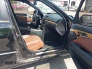 ✅ 2008 Mercedes-Benz E 550 Sport • VIN: WDBUF72X28B246842 • Лот: 42893531. Опубликован ранее на IAAI с пробегом 159 244 миль. Бесплатный доступ к архиву аукционных продаж из США и подробный отчёт об истории автомобиля на DreamBid. Изображение 5.