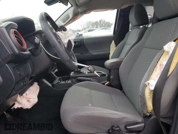 ✅ 2020 Toyota Tacoma SR • VIN: 3TYSX5EN0LT001581 • Лот: 92794995. Опубликован ранее на Copart с пробегом 49 906 миль. Бесплатный доступ к архиву аукционных продаж из США и подробный отчёт об истории автомобиля на DreamBid. Изображение 7.