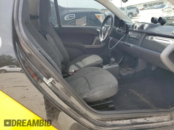 ✅ 2015 Smart fortwo Passion • VIN: WMEEJ9AAXFK831826 • Lot: 70655225. Listed on Copart with Not provided. Free auction sales archive from the USA and detailed vehicle history report at DreamBid. Image 10.