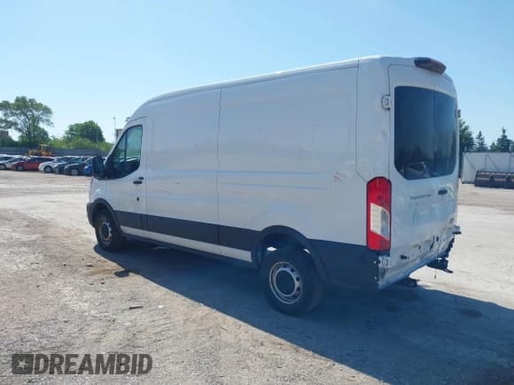 ✅ 2024 Ford Transit Cargo • VIN: 1FTBR1C85RKA09073 • Lot: 42570484. Wystawiony na IAAI z przebiegiem 43 137 mil. Bezpłatny archiwum sprzedaży aukcyjnych z USA i szczegółowy raport historii pojazdu na DreamBid. Zdjęcie 3.