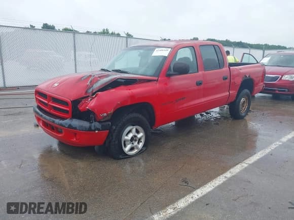 ✅ 2000 Dodge Dakota Sport • VIN: 1B7HG2AZ4YS711580 • Lot: 42400349. Wystawiony na IAAI z przebiegiem 216 057 mil. Bezpłatny archiwum sprzedaży aukcyjnych z USA i szczegółowy raport historii pojazdu na DreamBid. Zdjęcie 2.