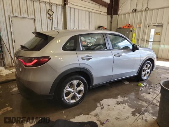 ✅ 2024 Honda HR-V LX • VIN: 3CZRZ2H3XRM718165 • Лот: 85507515. Опубликован ранее на Copart с пробегом 40 400 миль. Бесплатный доступ к архиву аукционных продаж из США и подробный отчёт об истории автомобиля на DreamBid. Изображение 3.