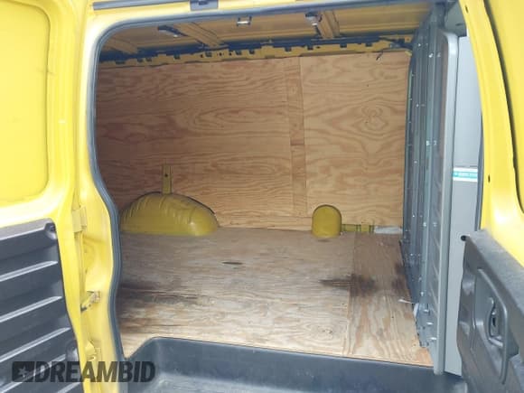 ✅ 2021 Chevrolet Express Cargo • VIN: 1GCWGAFP8M1175144 • Lot: 42815392. Listed on IAAI with 57,298 mi. Free auction sales archive from the USA and detailed vehicle history report at DreamBid. Image 8.