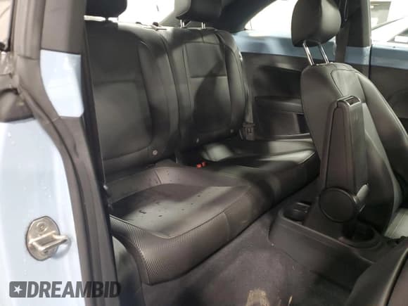 ✅ 2016 Volkswagen Beetle • VIN: 3VWH17AT7GM603209 • Лот: 72370674. Опубликован ранее на Copart с пробегом 65 821 миль. Бесплатный доступ к архиву аукционных продаж из США и подробный отчёт об истории автомобиля на DreamBid. Изображение 11.