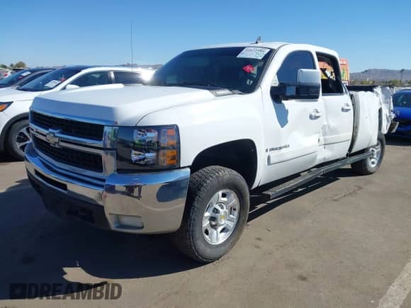 2008 Chevrolet Silverado 3500HD SRW LTZ with VIN 1GCHK33658F172919, listed as a IAAI auction lot 41622999 with 235,636 mi miles and . Bid and sale history available at DreamBid. Image 2.