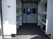 ✅ 2020 Ford Transit Cargo • VIN: 1FTYE1C89LKB18309 • Lot: 42086954. Wystawiony na IAAI z przebiegiem 44 937 mil. Bezpłatny archiwum sprzedaży aukcyjnych z USA i szczegółowy raport historii pojazdu na DreamBid. Zdjęcie 8.