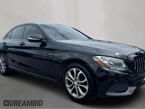 ✅ 2017 Mercedes-Benz C 300 • VIN: 55SWF4KB2HU203904 • Lot: 61595005. Wystawiony na Copart z przebiegiem 113 505 mil. Bezpłatny archiwum sprzedaży aukcyjnych z USA i szczegółowy raport historii pojazdu na DreamBid. Zdjęcie 1.