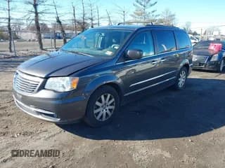 ✅ 2015 Chrysler Town & Country Touring • VIN: 2C4RC1BG3FR572404 • Lot: 43764179. Wystawiony na IAAI z przebiegiem 295 564 mil. Bezpłatny archiwum sprzedaży aukcyjnych z USA i szczegółowy raport historii pojazdu na DreamBid. Zdjęcie 2.