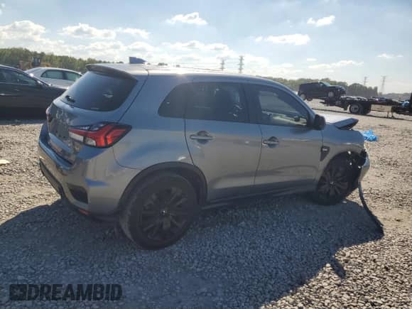 2024 Mitsubishi Outlander S z VIN JA4ARUAU5RU010395, wystawiony jako Copart lot #81866485 z przebiegiem 32 765 mil mil oraz Szkoda całkowita • Salvage title. Historia ofert i sprzedaży dostępna na DreamBid. Obrazek 3.