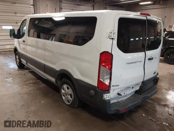 ✅ 2017 Ford Transit XL • VIN: 1FBZX2YM7HKA63901 • Lot: 42086462. Wystawiony na IAAI z przebiegiem 143 989 mil. Bezpłatny archiwum sprzedaży aukcyjnych z USA i szczegółowy raport historii pojazdu na DreamBid. Zdjęcie 3.