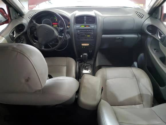 2005 Hyundai Santa Fe GLS с VIN KM8SC73E85U945466, выставлен на аукционе Copart как лот 72215174 с пробегом 119 999 миль миль и На запчасти • Non repairable. История ставок и продаж доступна на DreamBid. Изображение 8.