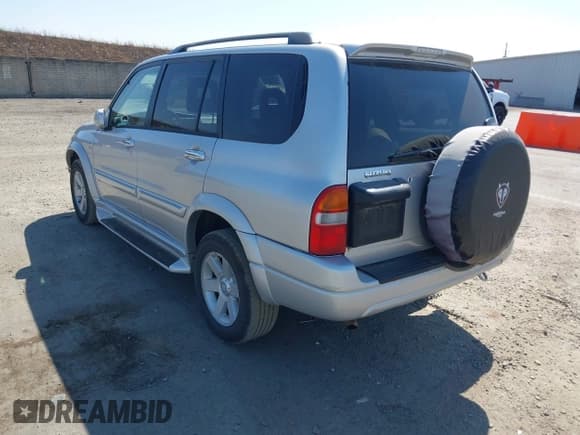 ✅ 2002 Suzuki XL7 Standard • VIN: JS3TX92V124127536 • Lot: 43177465. Wystawiony na IAAI z przebiegiem 150 765 mil. Bezpłatny archiwum sprzedaży aukcyjnych z USA i szczegółowy raport historii pojazdu na DreamBid. Zdjęcie 3.