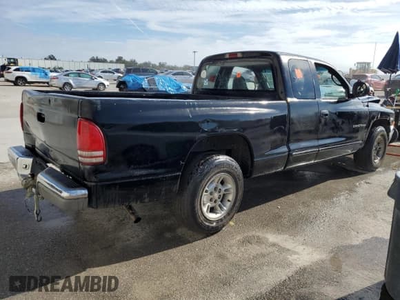 ✅ 2000 Dodge Dakota • VIN: 1B7GL22X5YS653452 • Lot: 41425835. Wystawiony na Copart z przebiegiem Nie podano. Bezpłatny archiwum sprzedaży aukcyjnych z USA i szczegółowy raport historii pojazdu na DreamBid. Zdjęcie 3.