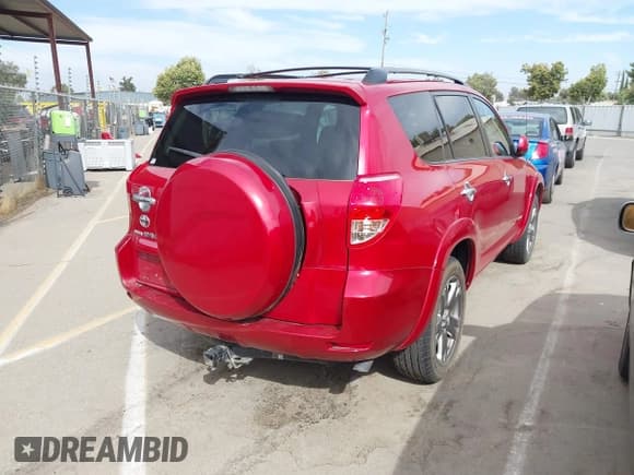 ✅ 2008 Toyota RAV4 Sport • VIN: JTMZK32V585017192 • Lot: 42673654. Listed on IAAI with 158,494 mi. Free auction sales archive from the USA and detailed vehicle history report at DreamBid. Image 4.