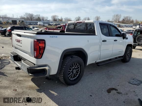 ✅ 2021 GMC Sierra 1500 • VIN: 1GTR9AEK3MZ360815 • Лот: 48519405. Опубликован ранее на Copart с пробегом 30 310 миль. Бесплатный доступ к архиву аукционных продаж из США и подробный отчёт об истории автомобиля на DreamBid. Изображение 3.