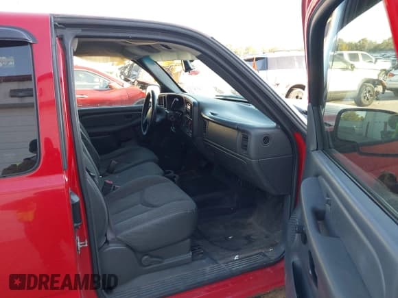 ✅ 2004 Chevrolet Silverado 1500 Work Truck • VIN: 1GCEC19X84Z328108 • Lot: 43552211. Listed on IAAI with 174,038 mi. Free auction sales archive from the USA and detailed vehicle history report at DreamBid. Image 5.