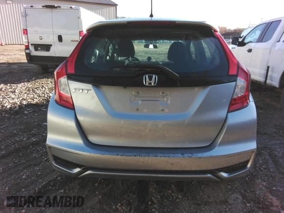 ✅ 2019 Honda Fit LX • VIN: 3HGGK5H43KM741368 • Lot: 71697545. Wystawiony na Copart z przebiegiem 94 347 mil. Bezpłatny archiwum sprzedaży aukcyjnych z USA i szczegółowy raport historii pojazdu na DreamBid. Zdjęcie 6.