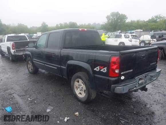 2004 Chevrolet Silverado 1500 Z71 with VIN 2GCEK13T541387408, listed as a IAAI auction lot 42353134 with 306,953 mi miles and . Bid and sale history available at DreamBid. Image 3.