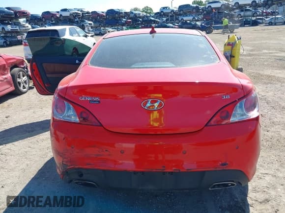 ✅ 2010 Hyundai Genesis Coupe Grand Touring • VIN: KMHHU6KHXAU007797 • Lot: 42589215. Listed on IAAI with 101,187 mi. Free auction sales archive from the USA and detailed vehicle history report at DreamBid. Image 16.