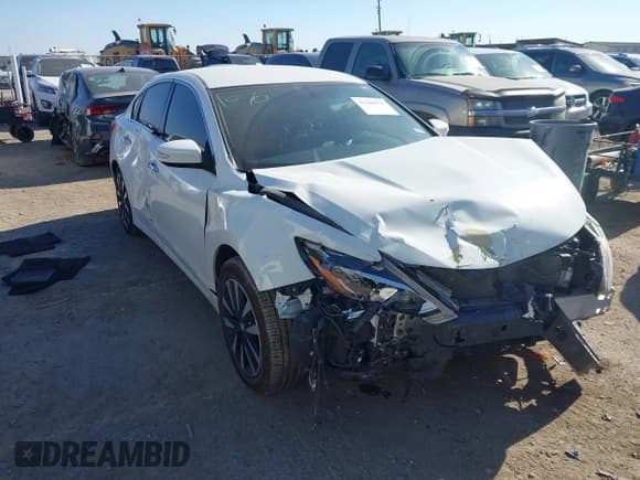 ✅ 2018 Nissan Altima SV • VIN: 1N4AL3AP0JC247422 • Lot: 43446655. Wystawiony na IAAI z przebiegiem 124 651 mil. Bezpłatny archiwum sprzedaży aukcyjnych z USA i szczegółowy raport historii pojazdu na DreamBid. Zdjęcie 1.