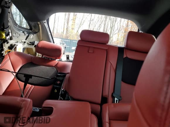 ✅ 2023 Genesis GV70 2.5T • VIN: KMUMADTB2PU096782 • Лот: 79234024. Опубликован ранее на Copart с пробегом 52 870 миль. Бесплатный доступ к архиву аукционных продаж из США и подробный отчёт об истории автомобиля на DreamBid. Изображение 10.