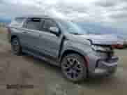 ✅ 2021 Chevrolet Suburban RST • VIN: 1GNSCEKD6MR234505 • Lot: 71460224. Wystawiony na Copart z przebiegiem 69 174 mil. Bezpłatny archiwum sprzedaży aukcyjnych z USA i szczegółowy raport historii pojazdu na DreamBid. Zdjęcie 4.