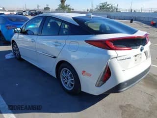 ✅ 2018 Toyota Prius Premium • VIN: JTDKARFP2J3099368 • Лот: 43669156. Опубликован ранее на IAAI с пробегом 98 088 миль. Бесплатный доступ к архиву аукционных продаж из США и подробный отчёт об истории автомобиля на DreamBid. Изображение 3.