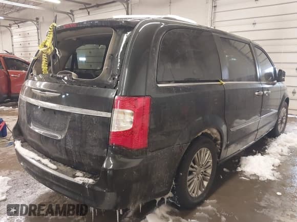 ✅ 2016 Chrysler Town & Country Touring L Anniversary Edition • VIN: 2C4RC1CG3GR104303 • Лот: 41606629. Опубликован ранее на IAAI с пробегом 152 748 миль. Бесплатный доступ к архиву аукционных продаж из США и подробный отчёт об истории автомобиля на DreamBid. Изображение 4.