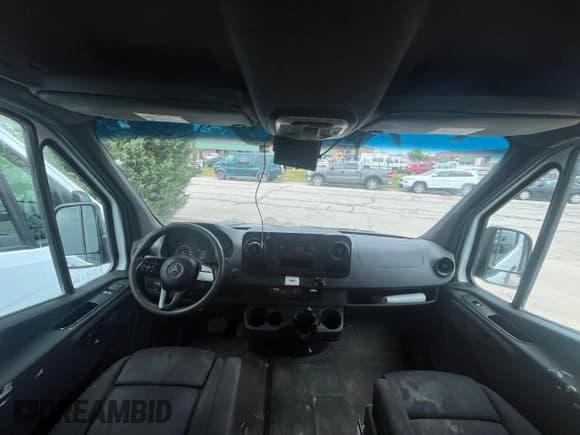 ✅ 2020 Mercedes-Benz Sprinter • VIN: W1Y8ED3Y5LP210730 • Лот: 61175204. Опубликован ранее на Copart с пробегом 201 663 миль. Бесплатный доступ к архиву аукционных продаж из США и подробный отчёт об истории автомобиля на DreamBid. Изображение 9.