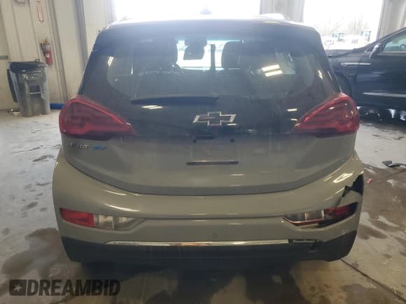 ✅ 2021 Chevrolet Bolt EV Premier • VIN: 1G1FZ6S06M4106959 • Lot: 55981405. Wystawiony na Copart z przebiegiem Nie podano. Bezpłatny archiwum sprzedaży aukcyjnych z USA i szczegółowy raport historii pojazdu na DreamBid. Zdjęcie 6.