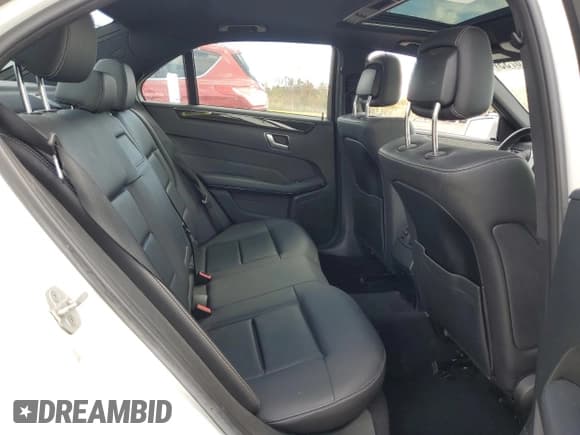 ✅ 2016 Mercedes-Benz E 350 Sport • VIN: WDDHF8JB9GB255072 • Lot: 86076735. Wystawiony na Copart z przebiegiem 101 342 mil. Bezpłatny archiwum sprzedaży aukcyjnych z USA i szczegółowy raport historii pojazdu na DreamBid. Zdjęcie 10.