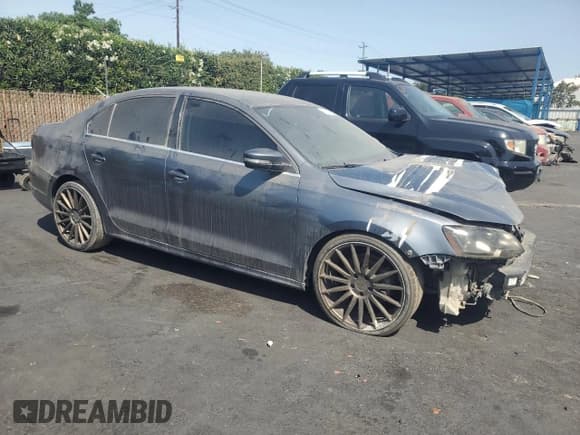 ✅ 2013 Volkswagen Jetta SE • VIN: 3VWDP7AJXDM291796 • Lot: 62010135. Listed on Copart with 135,029 mi. Free auction sales archive from the USA and detailed vehicle history report at DreamBid. Image 4.