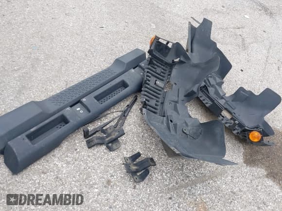 ✅ 2018 Jeep Wrangler Sahara • VIN: 1C4AJWBG1JL809098 • Lot: 42875034. Listed on IAAI with 24,297 mi. Free auction sales archive from the USA and detailed vehicle history report at DreamBid. Image 12.