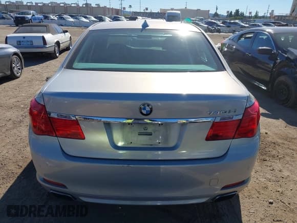 ✅ 2011 BMW 7 Series 740Li • VIN: WBAKB4C57BC575082 • Lot: 43794860. Wystawiony na IAAI z przebiegiem 97 642 mil. Bezpłatny archiwum sprzedaży aukcyjnych z USA i szczegółowy raport historii pojazdu na DreamBid. Zdjęcie 16.
