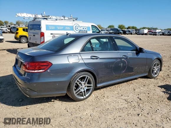 ✅ 2016 Mercedes-Benz E 350 Sport • VIN: WDDHF5KB7GB288262 • Лот: 90683655. Опубликован ранее на Copart с пробегом 102 657 миль. Бесплатный доступ к архиву аукционных продаж из США и подробный отчёт об истории автомобиля на DreamBid. Изображение 3.