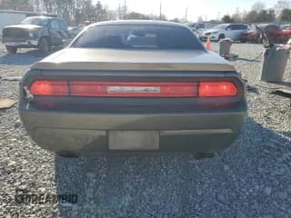 ✅ 2010 Dodge Challenger R/T Classic • VIN: 2B3CJ5DTXAH275367 • Lot: 83569994. Wystawiony na Copart z przebiegiem 148 954 mil. Bezpłatny archiwum sprzedaży aukcyjnych z USA i szczegółowy raport historii pojazdu na DreamBid. Zdjęcie 6.