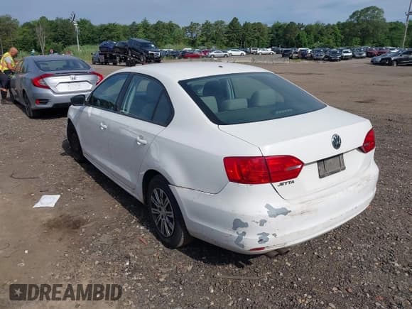 ✅ 2012 Volkswagen Jetta S • VIN: 3VW2K7AJ3CM463493 • Lot: 42611889. Listed on IAAI with 149,719 mi. Free auction sales archive from the USA and detailed vehicle history report at DreamBid. Image 3.
