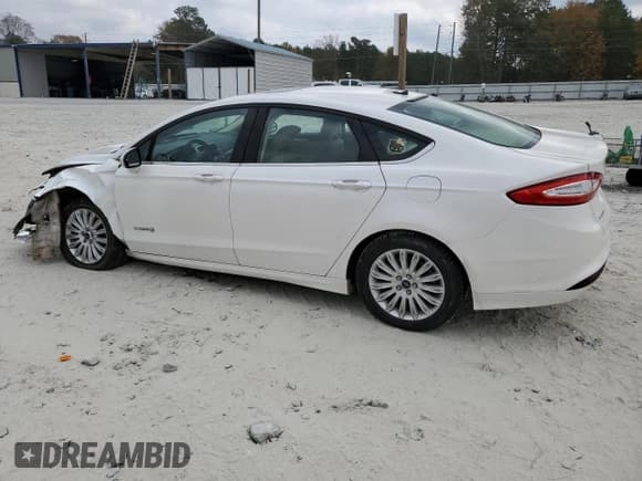 ✅ 2013 Ford Fusion SE Hybrid • VIN: 3FA6P0LU7DR382379 • Lot: 93236685. Listed on Copart with 126,145 mi. Free auction sales archive from the USA and detailed vehicle history report at DreamBid. Image 2.