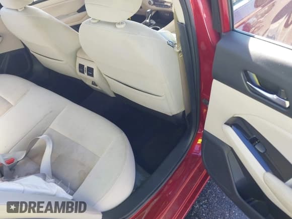 ✅ 2020 Nissan Altima SV • VIN: 1N4BL4DV3LN318110 • Lot: 41747327. Listed on IAAI with 23,779 mi. Free auction sales archive from the USA and detailed vehicle history report at DreamBid. Image 8.