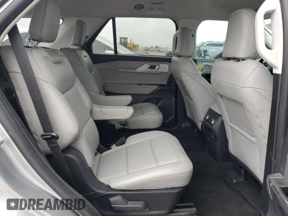 ✅ 2025 Ford Explorer Active • VIN: 1FMUK7DH8SGA36402 • Lot: 69673015. Listed on Copart with 6,660 mi. Free auction sales archive from the USA and detailed vehicle history report at DreamBid. Image 11.