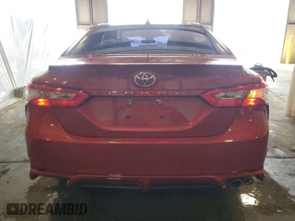 2020 Toyota Camry SE with VIN 4T1G11BK7LU002627, listed as a Copart auction lot 70642995 with 95,783 mi miles and Salvage title. Bid and sale history available at DreamBid. Image 6.