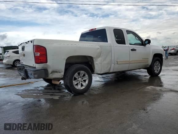 2011 Chevrolet Silverado 1500 LT z VIN 1GCRCSEA4BZ403876, wystawiony jako Copart lot #56287935 z przebiegiem 331 859 mil mil oraz Szkoda całkowita • Salvage title. Historia ofert i sprzedaży dostępna na DreamBid. Obrazek 3.