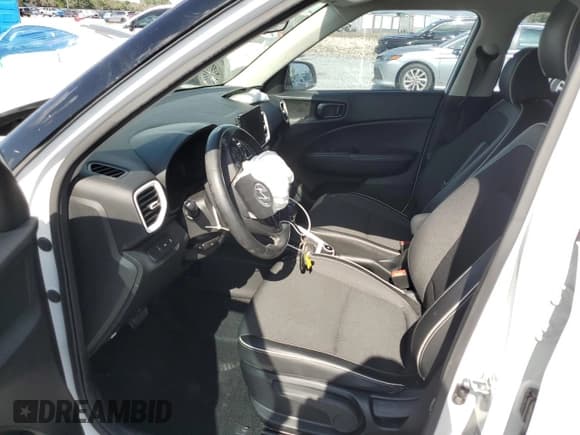 ✅ 2022 Hyundai Venue Limited • VIN: KMHRC8A39NU189331 • Lot: 52582325. Listed on Copart with 34,707 mi. Free auction sales archive from the USA and detailed vehicle history report at DreamBid. Image 7.