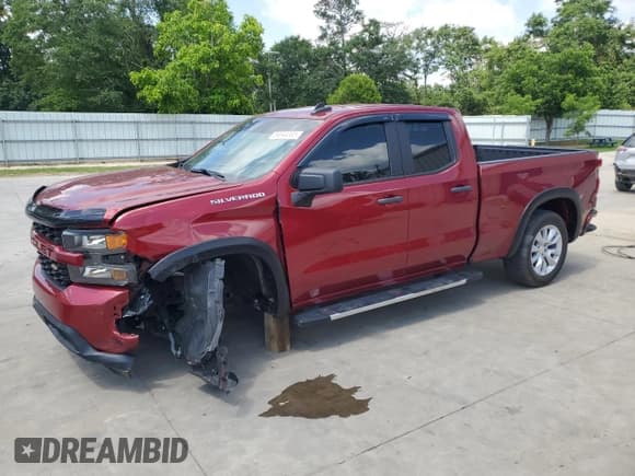✅ 2020 Chevrolet Silverado 1500 Custom • VIN: 1GCRWBEK4LZ270571 • Lot: 56644385. Wystawiony na Copart z przebiegiem 22 386 mil. Bezpłatny archiwum sprzedaży aukcyjnych z USA i szczegółowy raport historii pojazdu na DreamBid. Zdjęcie 1.