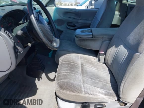 ✅ 1998 Ford F-150 • VIN: 1FTZF18W4WKB72369 • Lot: 42288924. Wystawiony na IAAI z przebiegiem 157 100 mil. Bezpłatny archiwum sprzedaży aukcyjnych z USA i szczegółowy raport historii pojazdu na DreamBid. Zdjęcie 8.