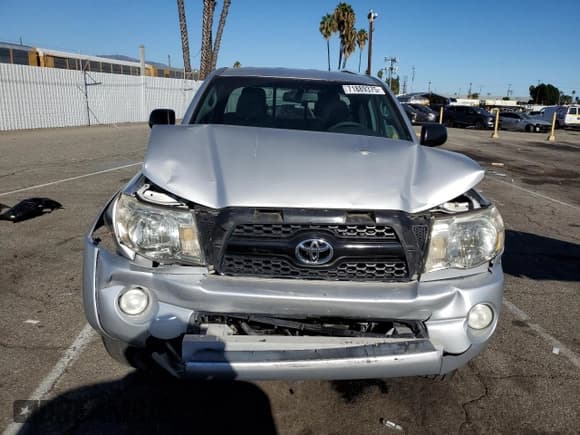 ✅ 2011 Toyota Tacoma PreRunner • VIN: 5TFTU4GNXBX012483 • Lot: 71889375. Listed on Copart with 177,606 mi. Free auction sales archive from the USA and detailed vehicle history report at DreamBid. Image 5.
