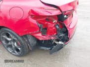 ✅ 2017 Alfa Romeo Giulia Ti • VIN: ZARFAECN9H7532027 • Lot: 41973701. Wystawiony na IAAI z przebiegiem 107 892 mil. Bezpłatny archiwum sprzedaży aukcyjnych z USA i szczegółowy raport historii pojazdu na DreamBid. Zdjęcie 6.