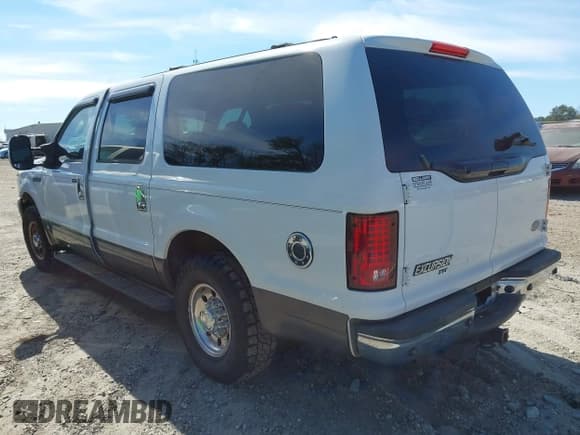 ✅ 2003 Ford Excursion Special Serv • VIN: 1FMNU40S13ED67690 • Лот: 41715602. Опубликован ранее на IAAI с пробегом 182 064 миль. Бесплатный доступ к архиву аукционных продаж из США и подробный отчёт об истории автомобиля на DreamBid. Изображение 3.